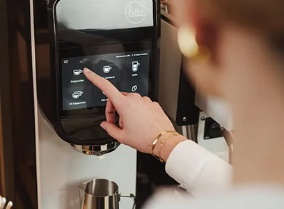 Lattiz coffee machine using the SIG bag-in-box system (photo)
